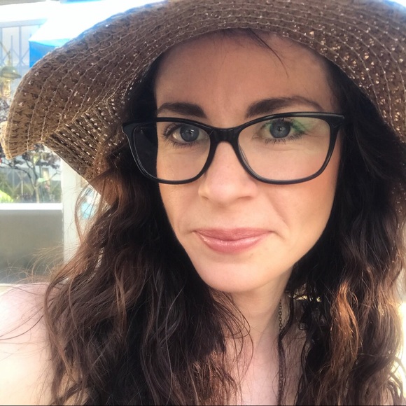 Meet your Posher, Reanna - Picture 2 of 2